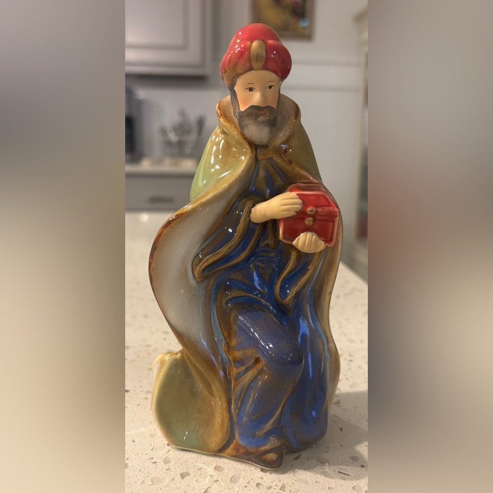 Ceramic‎ Vintage Wiseman 7.5" Nativity